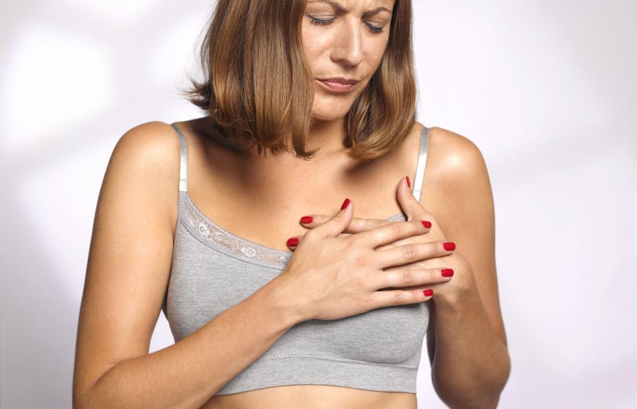 Болки в гърдата: позата ли е виновна 