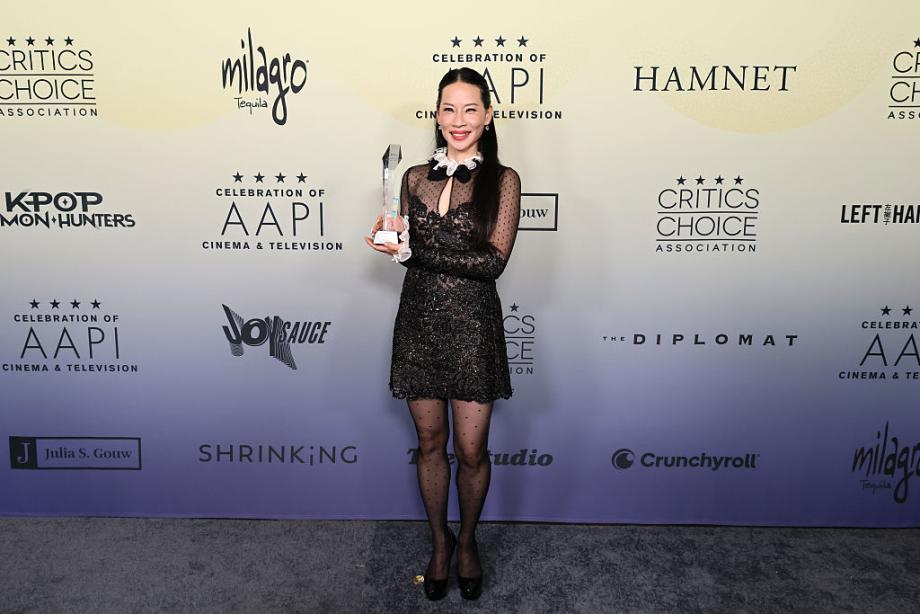 Луси Лиу се шегува с 10-годишния си син