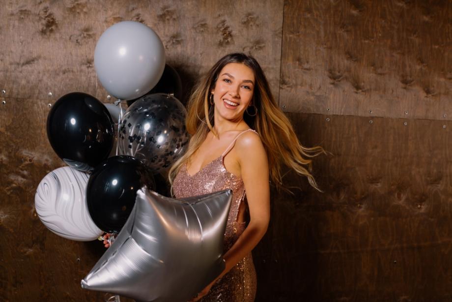 Допамин от гардероба: кои дрехи зареждат с настроение