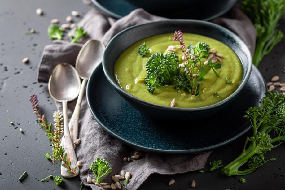 Готвим заедно и вкусно: Крем супа от броколи с билки