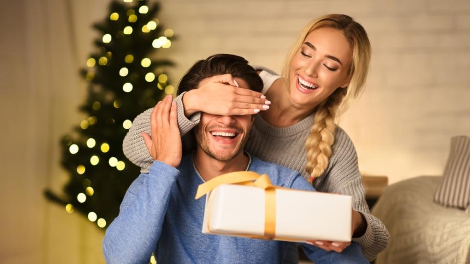 Как да поднесете коледния подарък