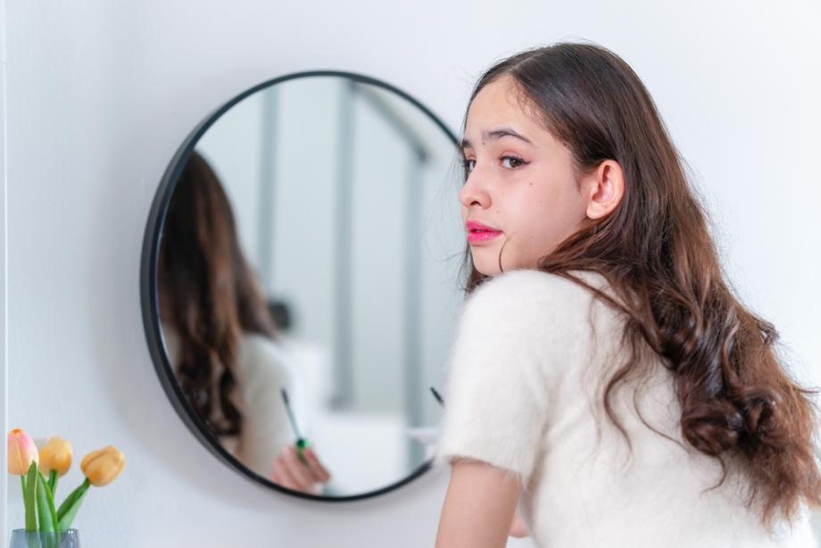 Научете тийнейджърката да обича себе си 