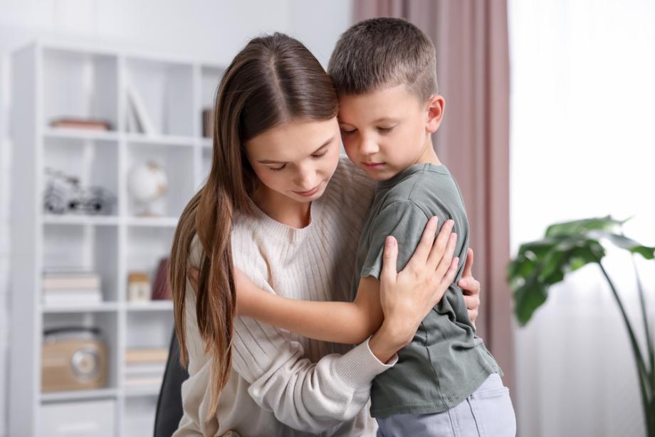 Кой e по-добре да възпитава момчето – мама или татко