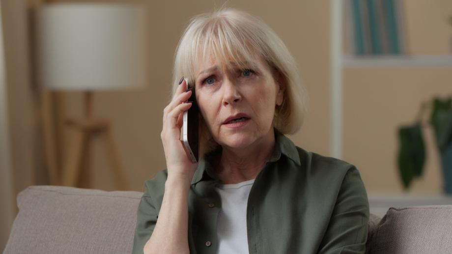 6 фрази, които разкриват самотата в речта на силната жена