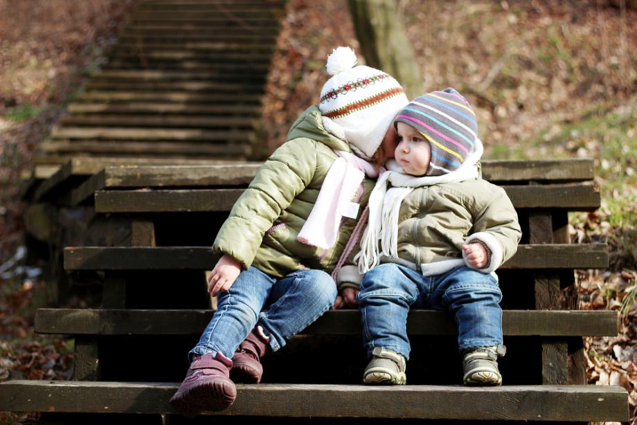 Защо момичетата проговарят по-рано от момчетата