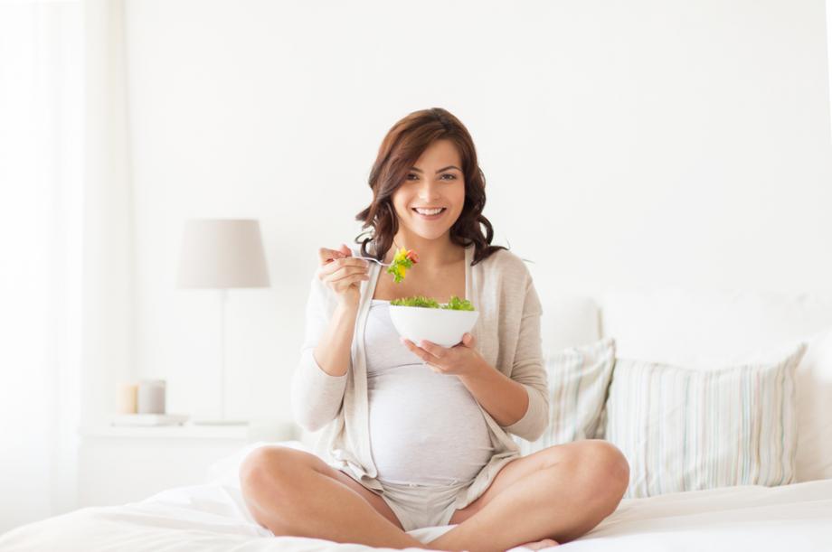 Най-важните витамини за бебето през бременността